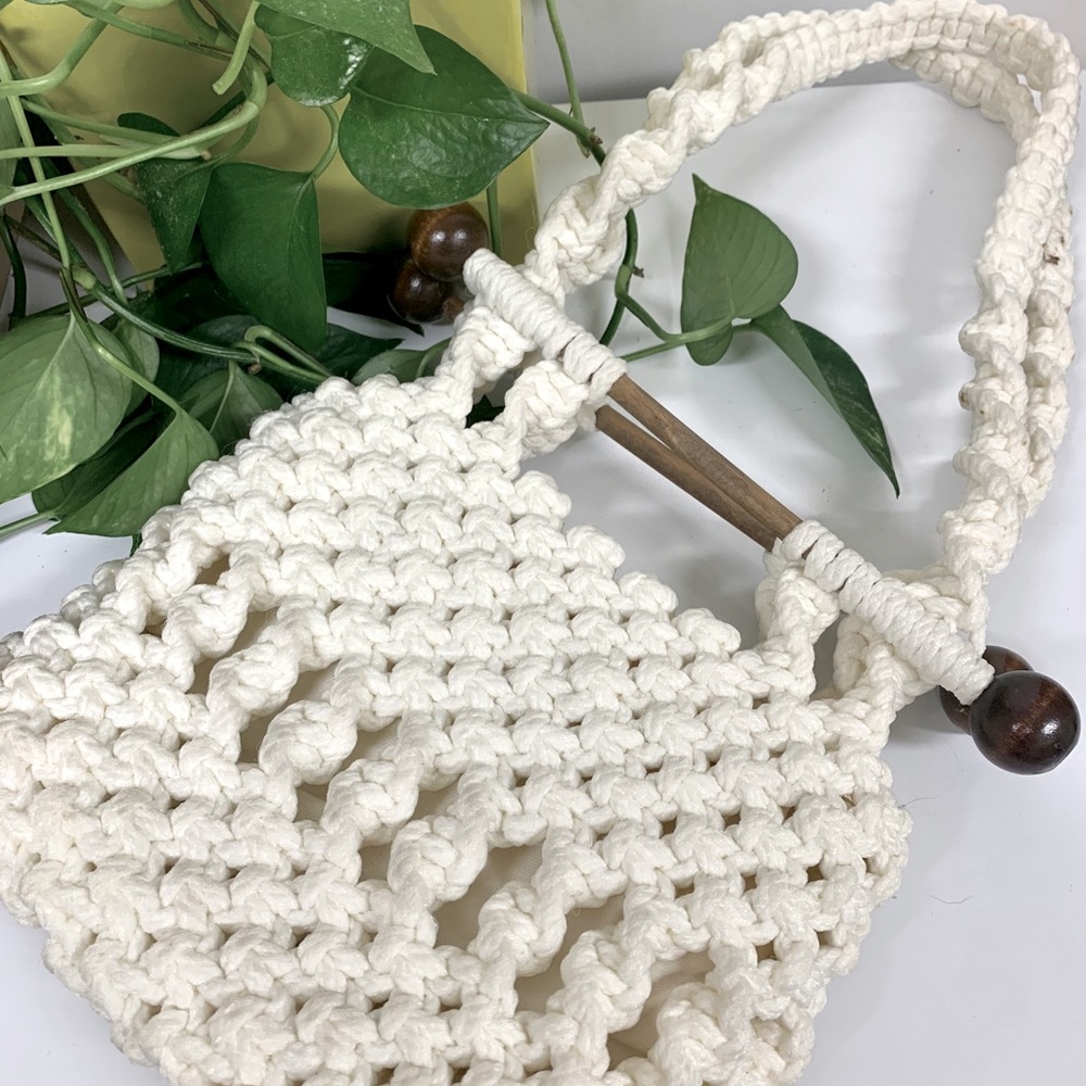 🥂HP! Macramé Winter White Hand Bag